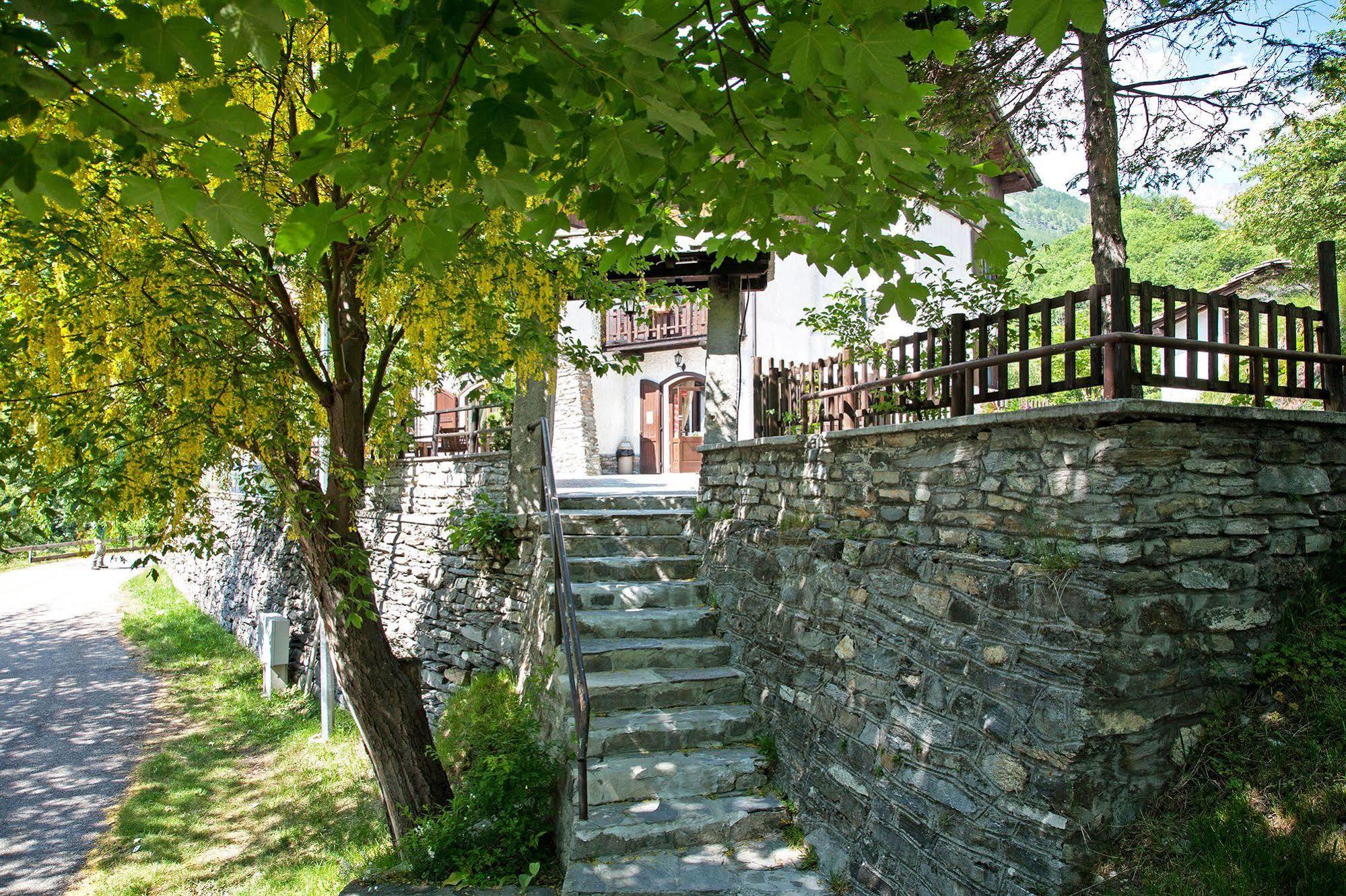 Chalet Sul Lago Hotel In Montagna Moncenisio Eksteriør bilde